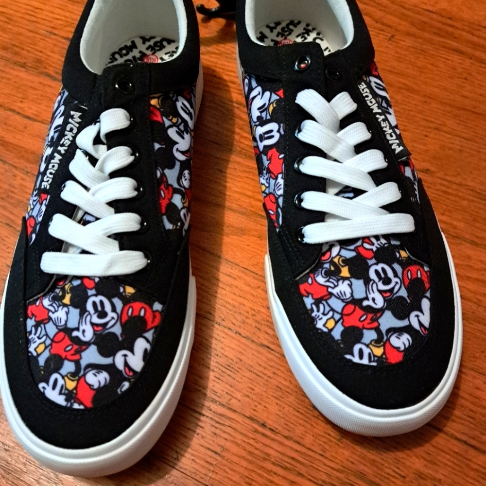 Cute Mickey Mouse tennis shoes